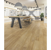 Bodenansicht eines Geschäftes mit Holzfußboden