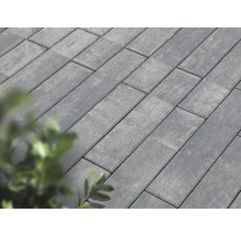 Rechteckige Pflastersteine aus Beton