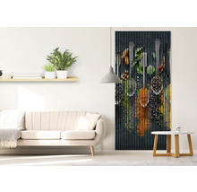 Wohnzimmer mit Sofa und Akustikpaneel mit Gewürzdesign