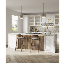 Moderne Küche mit Kücheninsel, Barhockern und Pendelleuchten