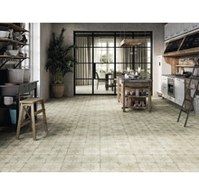 Helle Küche im Landhausstil mit Mosaikfliesenboden, Kücheninsel und Dekoration