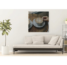 Wohnzimmer mit Sofa und Wandbild mit Kaffee-Motiv
