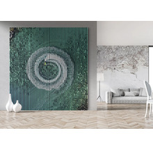 Raumansicht mit Wandbild mit spiralförmigem Motiv