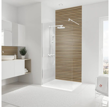 Badezimmer mit Dusche, Waschbecken und Holzpaneel