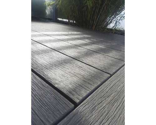 Produktbild 5 (groß) Terrassendielen aus Holzverbundwerkstoff im Außenbereich