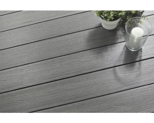 Produktbild 3 (groß) Graue Terrassendielen mit Topfpflanze und Kerze
