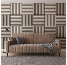 Wohnzimmer mit Paneelwand, Sofa und Stehlampe