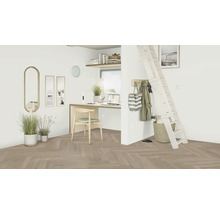 Helles Zimmer mit Schreibtisch, Leiter und Dekoration