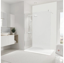 Modernes Badezimmer mit ebenerdiger Dusche, Waschtisch und Spiegel