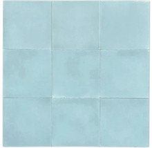 Neun quadratische, helle Fliesen