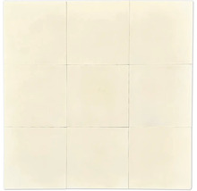 Neun quadratische Keramikfliesen