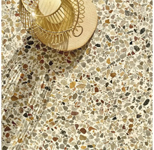 Terrazzo Boden mit dekorativer Schale und Kerze
