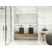 Helles Badezimmer mit Dusche, Waschtisch mit zwei Aufsatzwaschbecken und Spiegel