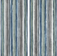 Tapete mit Streifenmuster in verschiedenen Farben