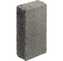 Grauer Betonpflasterstein