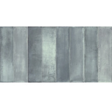 Rechteckige Wandfliesen aus Feinsteinzeug im Fliesenspiegel