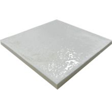 Quadratische, helle Keramikfliese