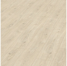Heller Laminatboden mit Holzoptik.