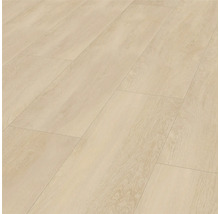Verlegte helle Laminatbodenpaneele mit Holzstruktur