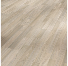 Heller Laminatboden mit Holzoptik