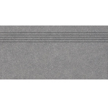 Betonstufe mit drei Rillen