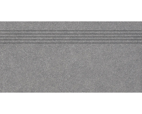 Betonstufe mit drei Rillen