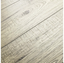 Holzboden aus hellem Laminat