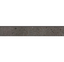 Betonplatte mit Steineinschlüssen