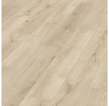 Heller Laminatboden in Holzoptik für Innenräume.