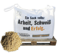 Ein Sack Pflastersand auf einer Palette mit Hornbach Logo und Flair Stone Logo