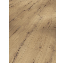 Heller Laminatboden in Holzoptik