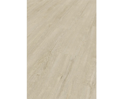 Helle Laminatboden mit Holzoptik.