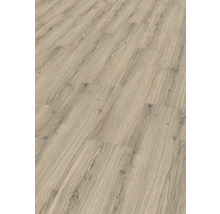 Verlegter Laminatboden in Holzoptik.