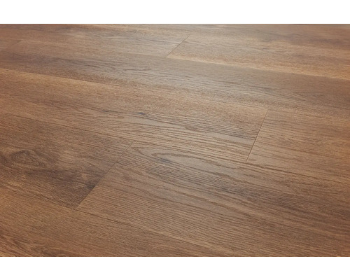 Nahaufnahme von Laminatboden mit Holzoptik