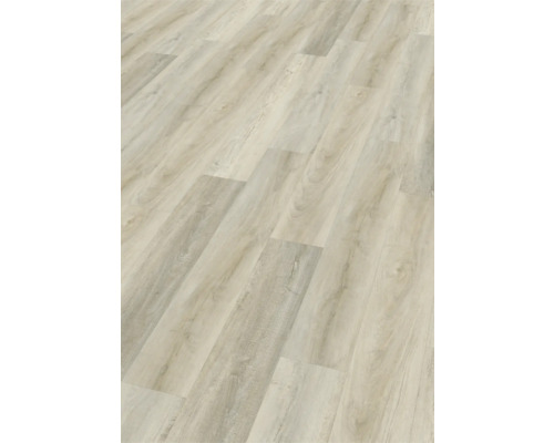 Verlegter heller Vinylboden in Holzoptik