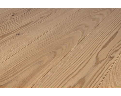 Holzboden aus Kiefernholz