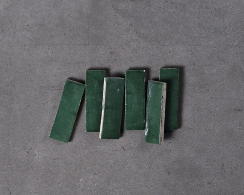 Handgefertigte Fliese Zellige Bejmat 03 cypresse 5x15cm glänzend