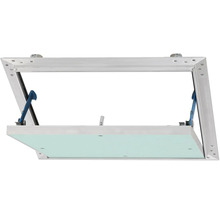 Geöffnete Bodentreppe aus Aluminium