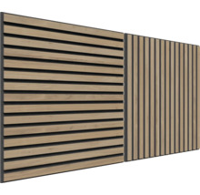 Holzzaun mit horizontalen und vertikalen Latten