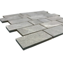 Mosaikfliesen aus Stein, rechteckig verlegt