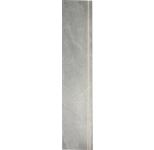 Graue Treppenfliese mit drei Rillen