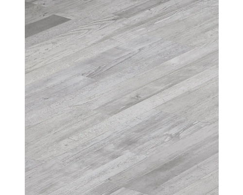 Bodenfläche mit hellem Laminat in Holzoptik