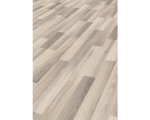 Verlegter Laminatboden im Holzdesign