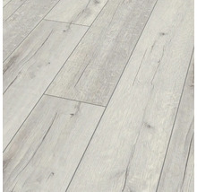 Nahaufnahme von Laminatboden in Holzoptik