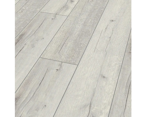 Nahaufnahme von Laminatboden in Holzoptik