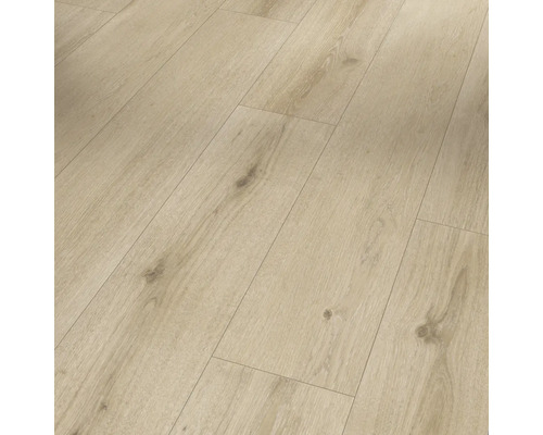 Verlegtes Laminat mit Holzstruktur