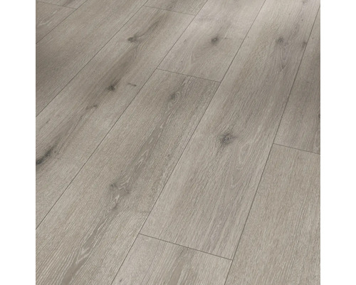 Nahaufnahme von Laminatboden mit Holzoptik