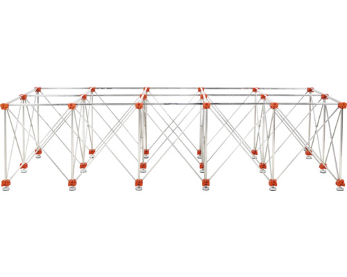 Metall Gerüst mit orangefarbenen Verbindungsstücken