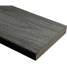 Terrassendiele aus Verbundmaterial im Querschnitt