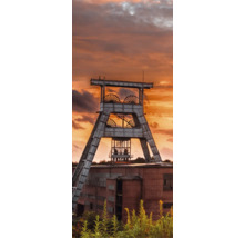 Fördergerüst einer Zeche bei Sonnenuntergang